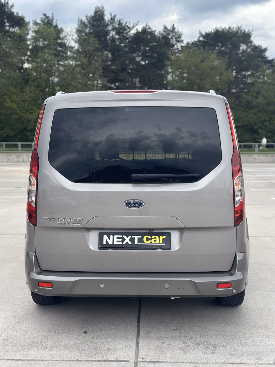 Ford Tourneo Connect фото 6