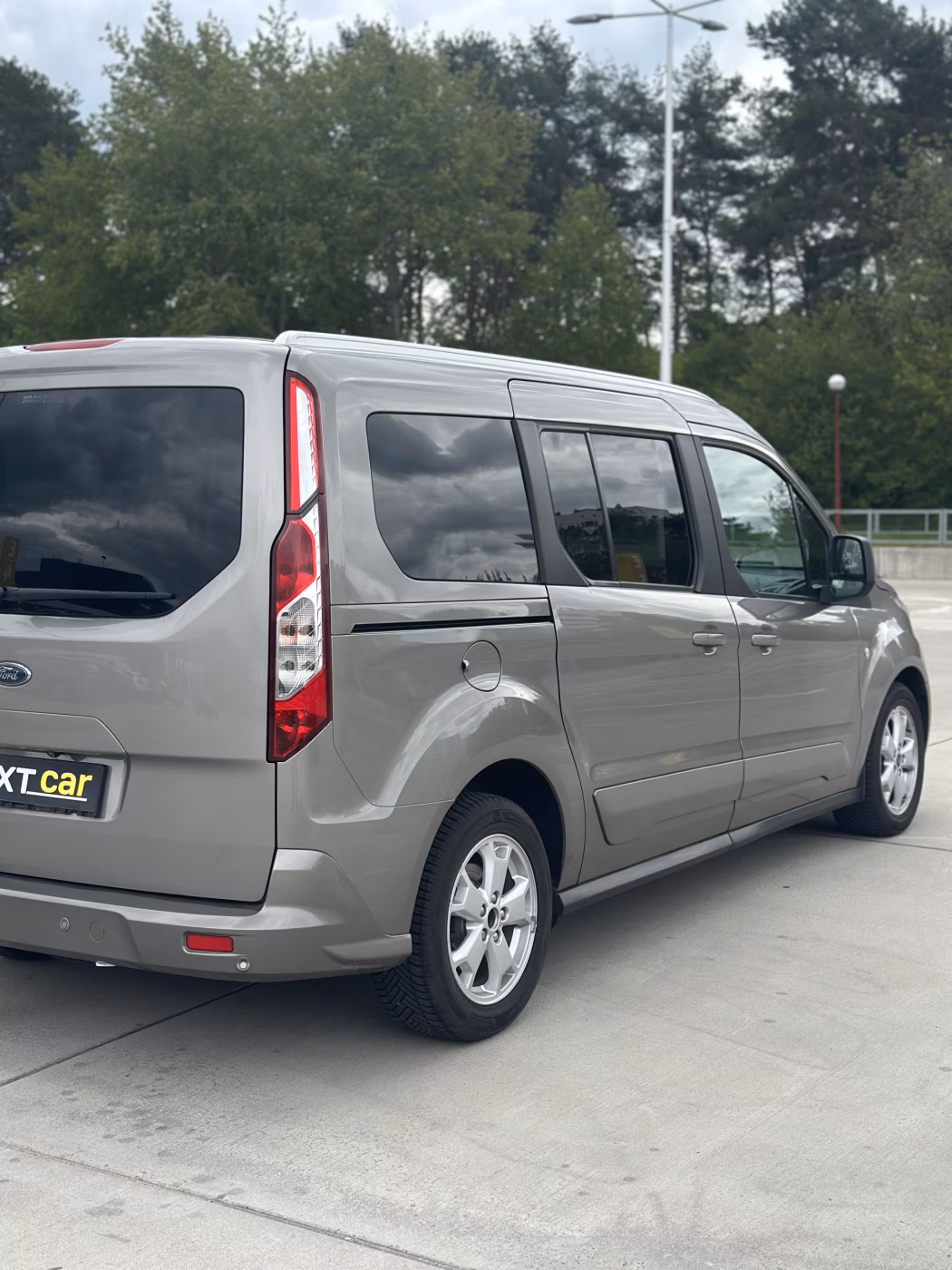 Ford Tourneo Connect фото 8
