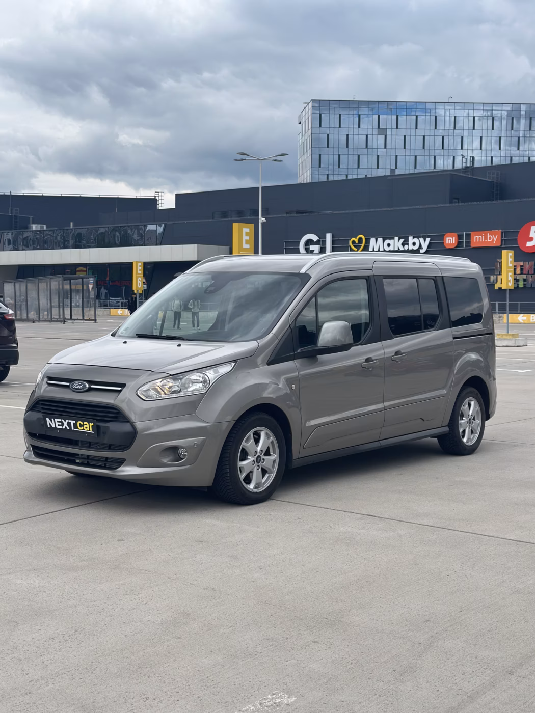 Ford Tourneo Connect фото 2