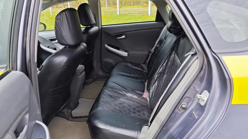 Toyota Prius фото 12