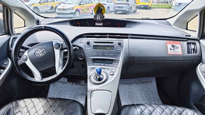 Toyota Prius фото 13