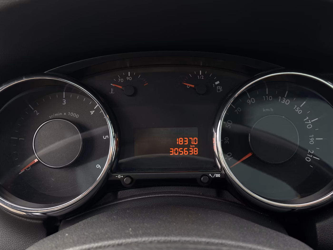 Peugeot 5008 фото 18