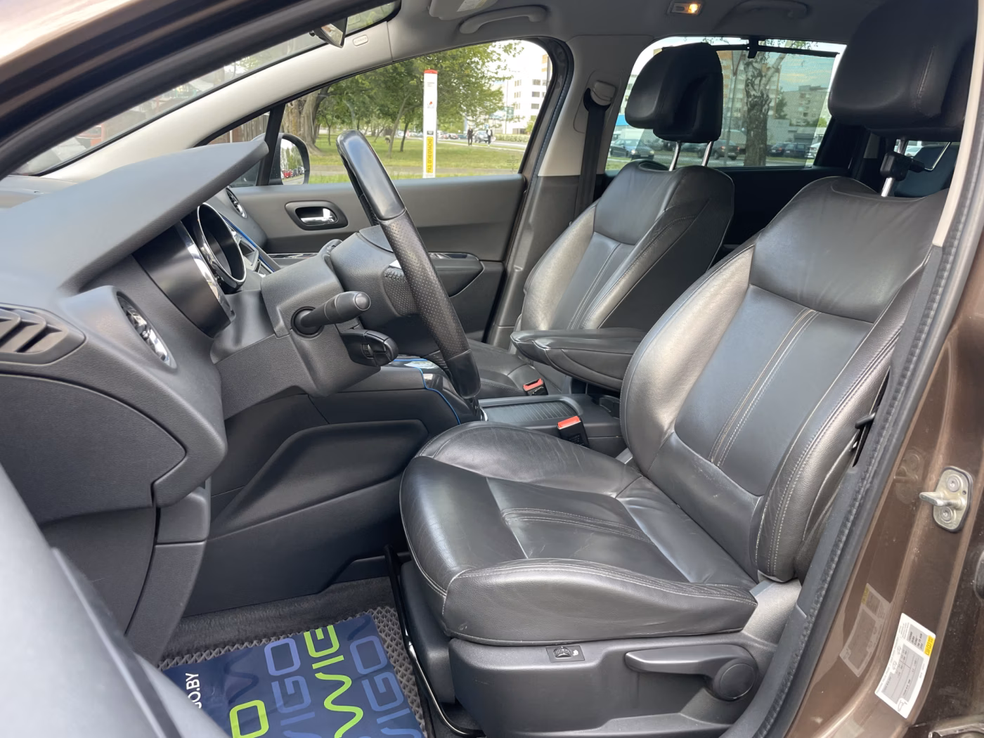 Peugeot 5008 фото 9