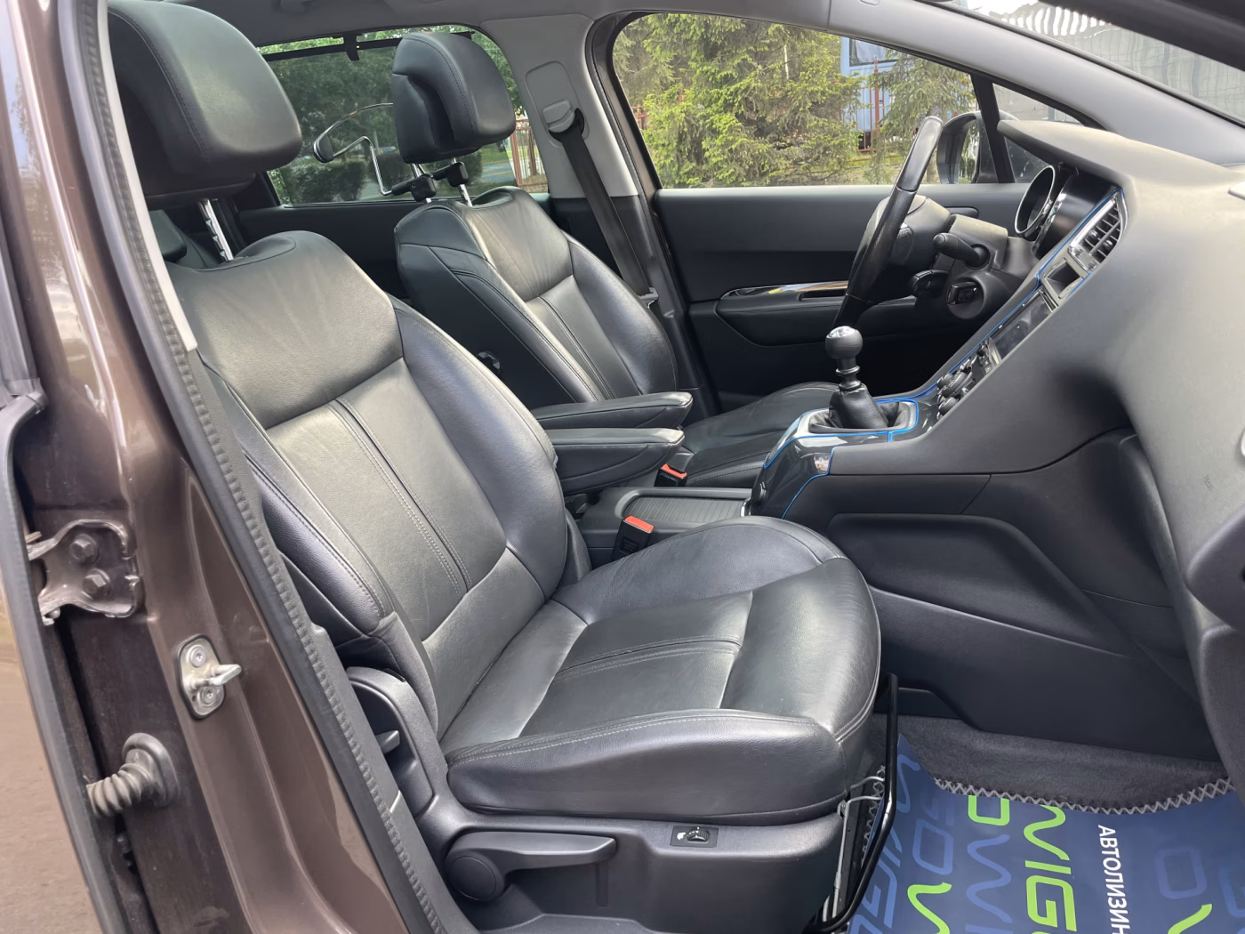 Peugeot 5008 фото 14