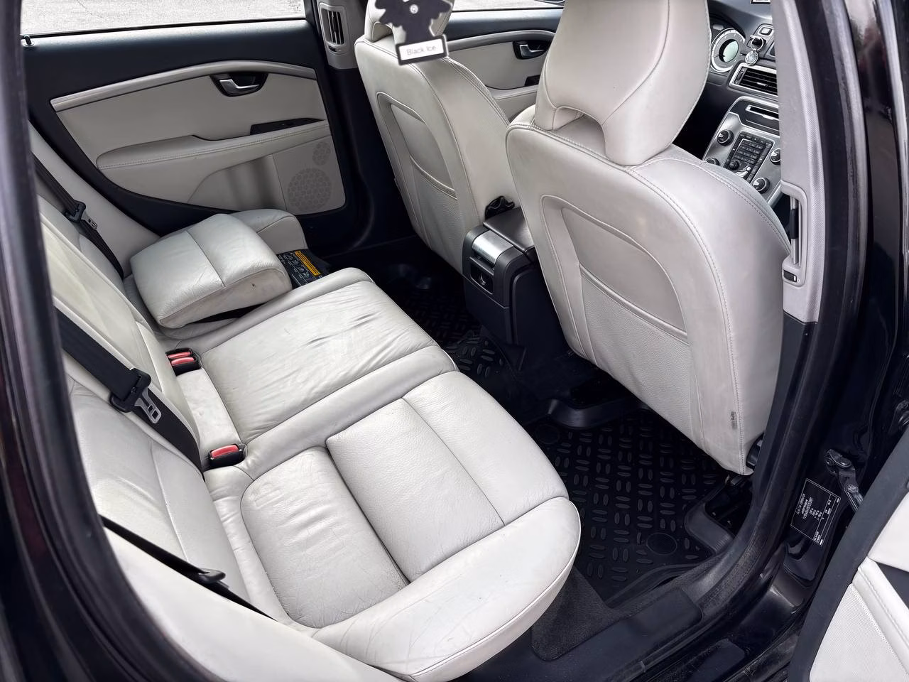 Volvo V70 фото 12