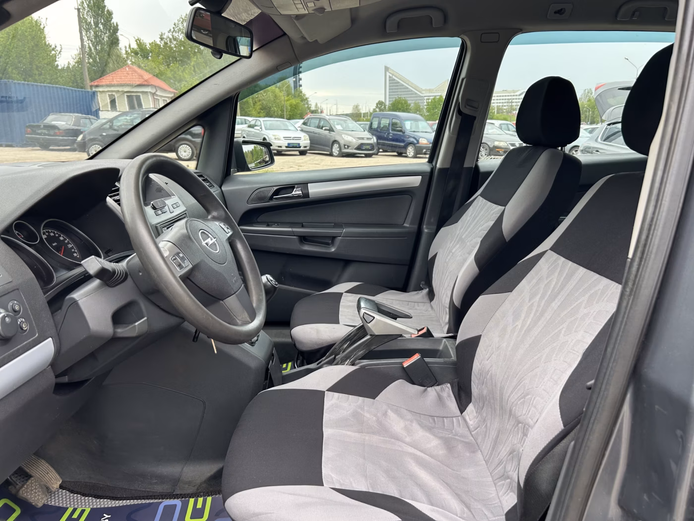 Opel Zafira фото 9