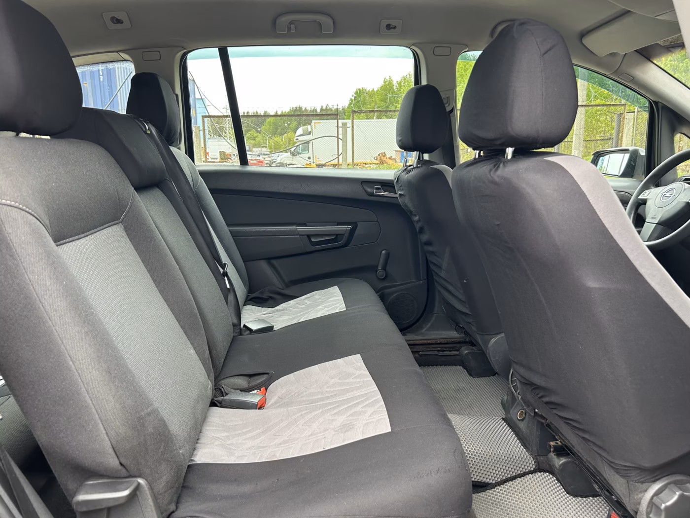 Opel Zafira фото 11