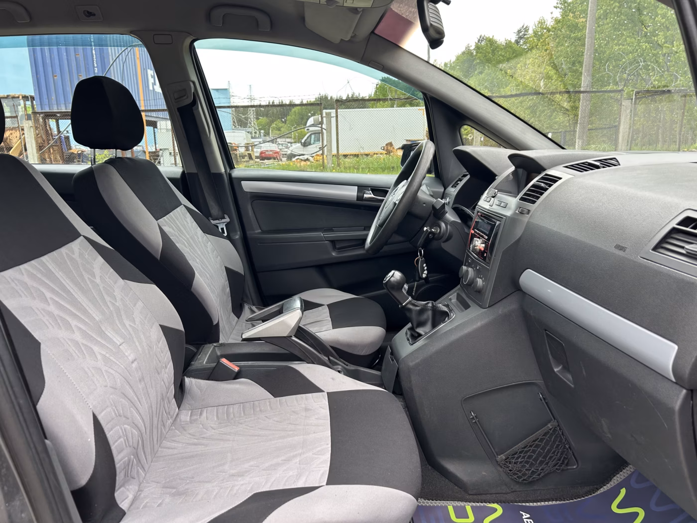 Opel Zafira фото 12