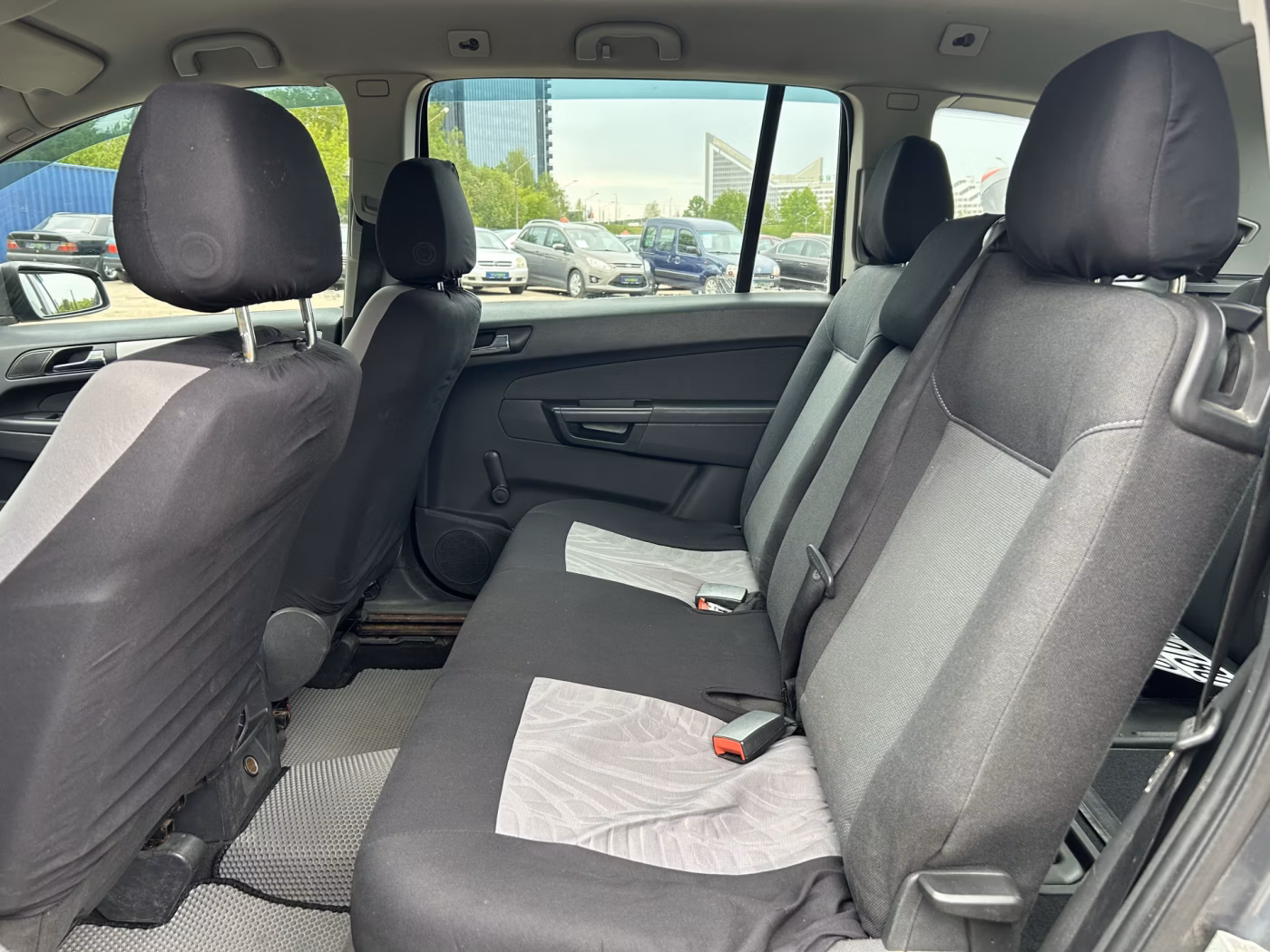 Opel Zafira фото 10