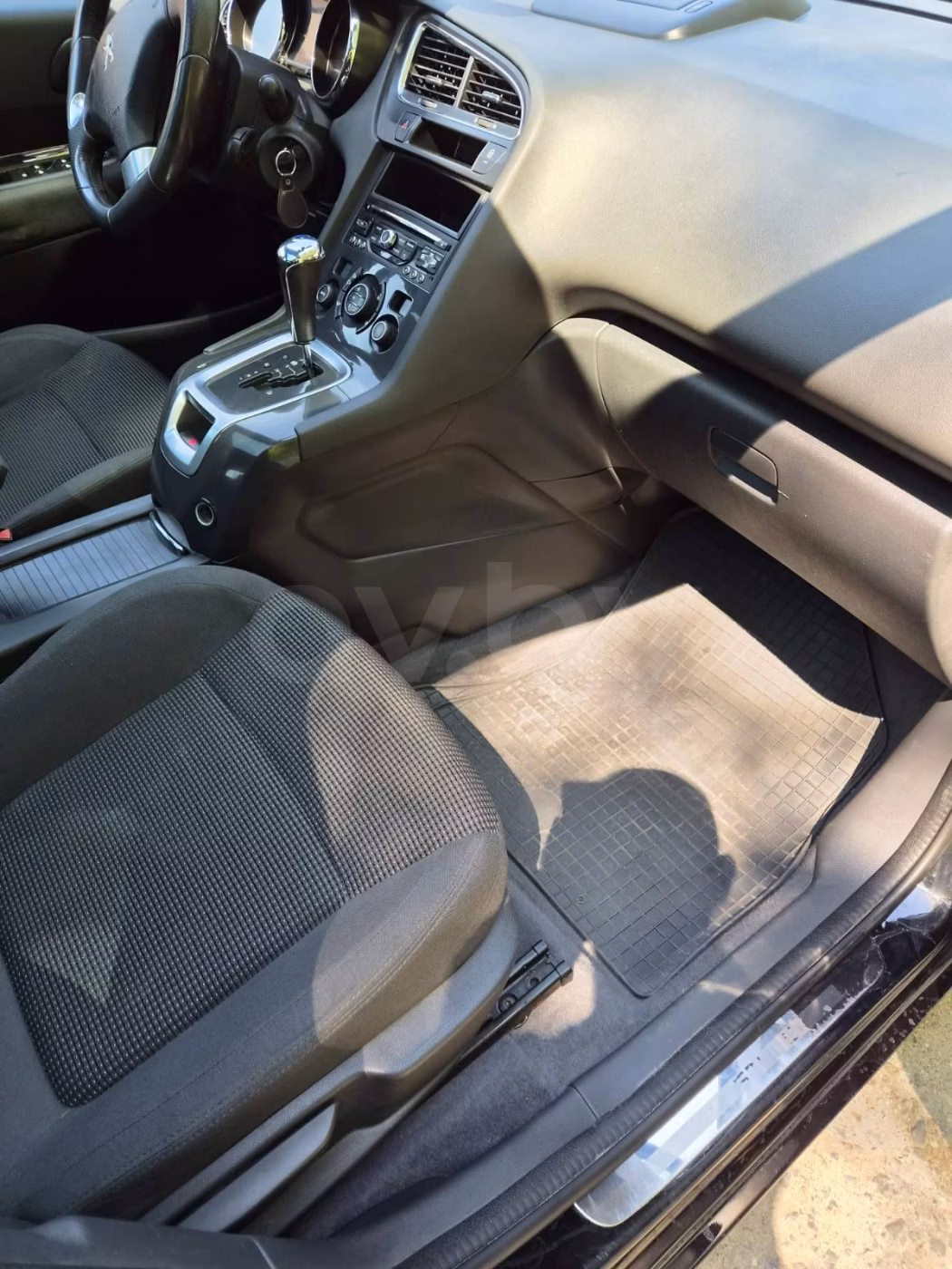 Peugeot 5008 фото 11