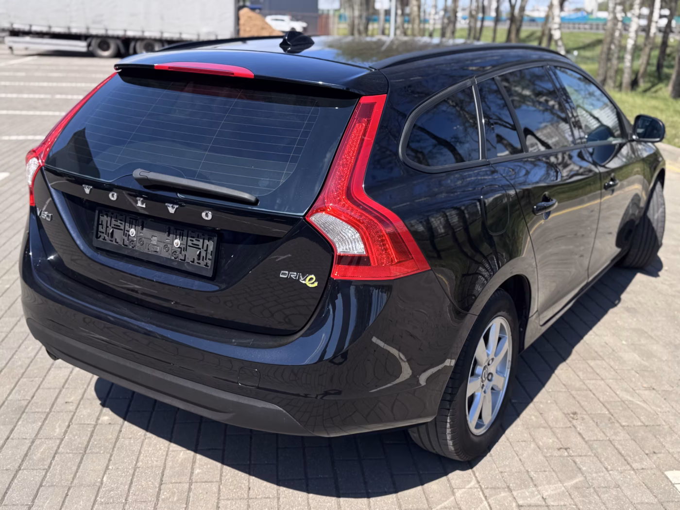 Volvo V60 фото 3