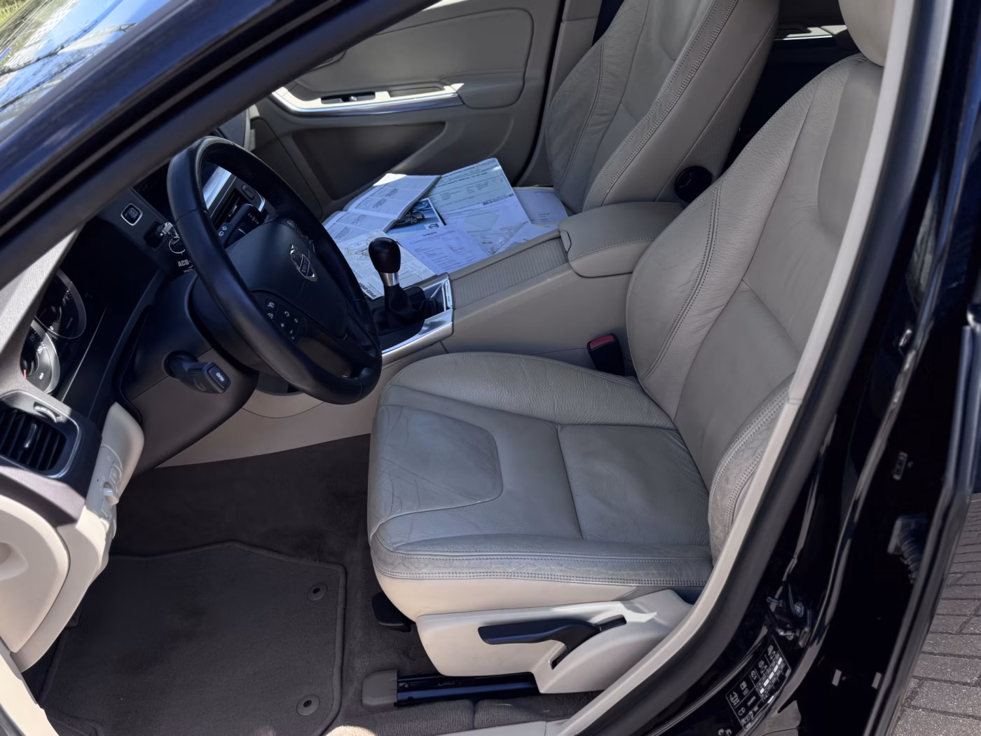 Volvo V60 фото 6