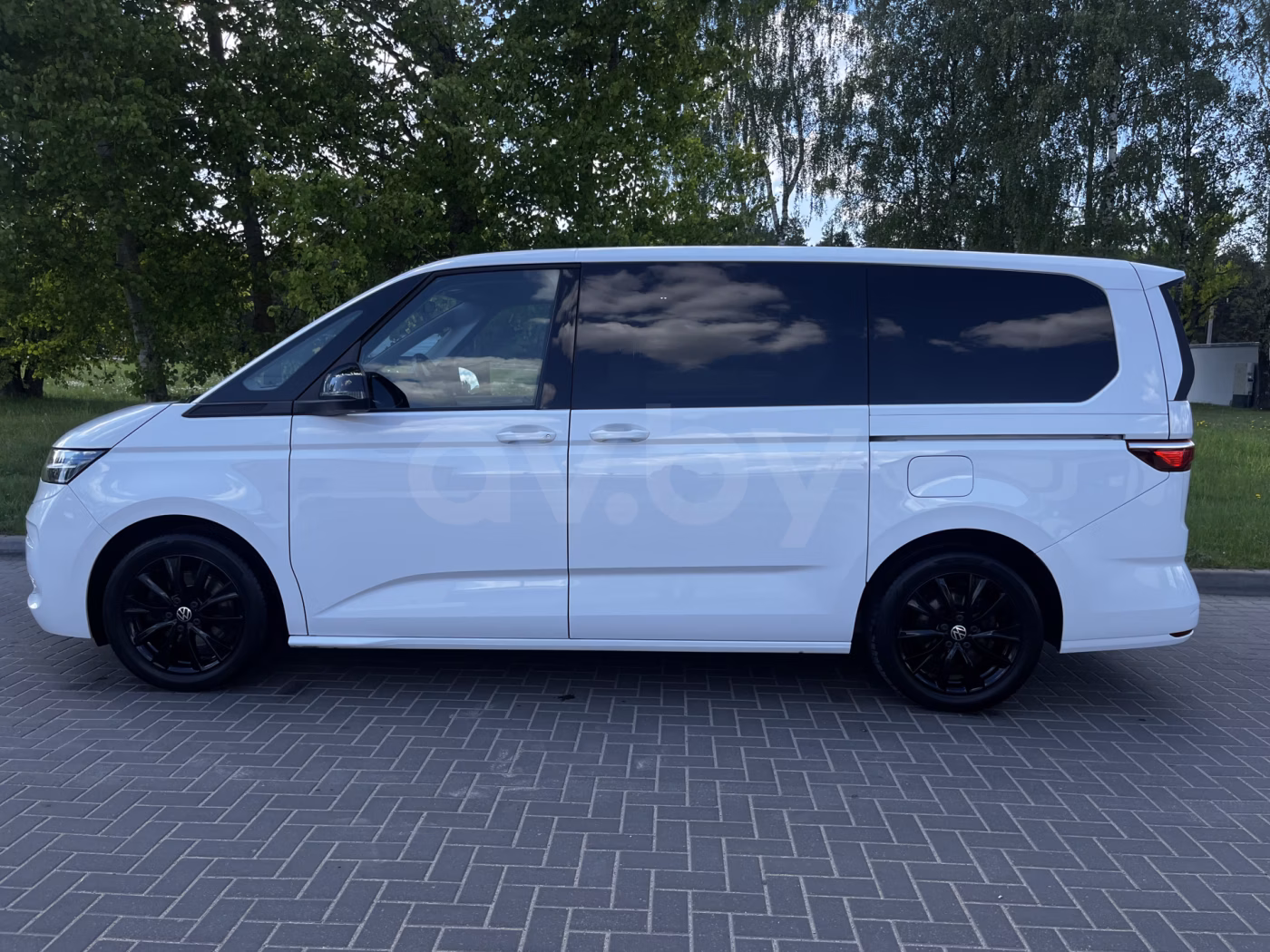 Volkswagen Multivan фото 5