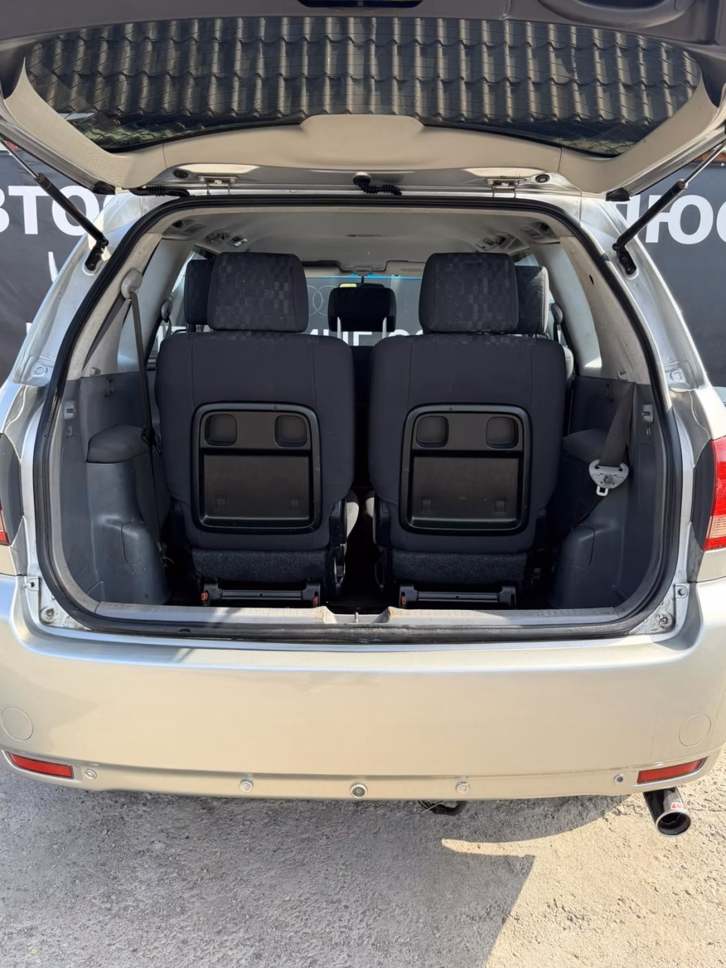 Toyota Avensis Verso фото 27