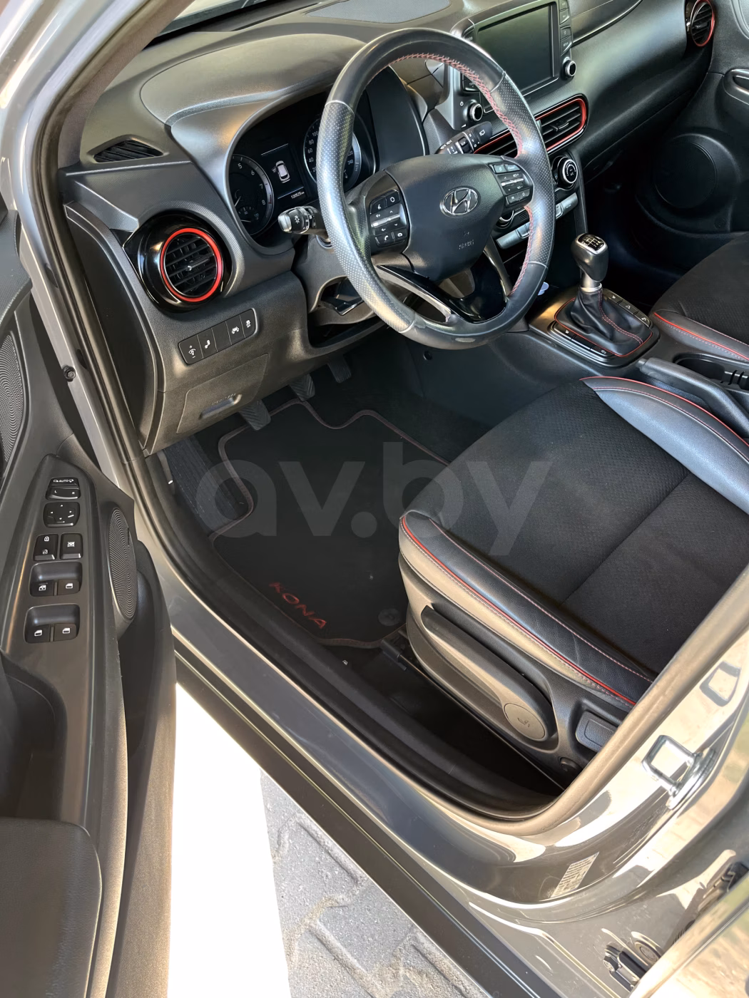 Hyundai Kona фото 5