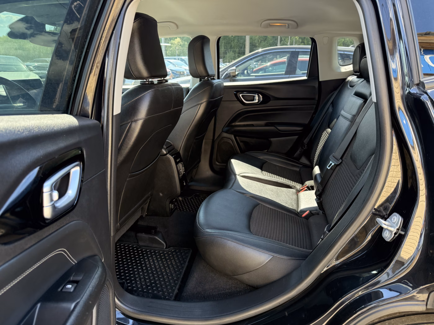 Jeep Compass фото 10