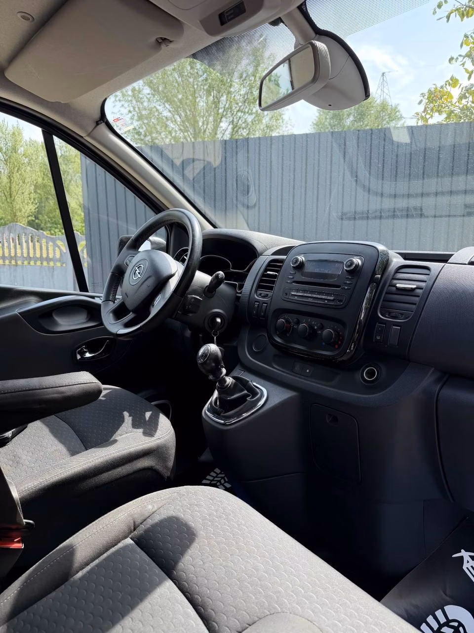 Opel Vivaro фото 8