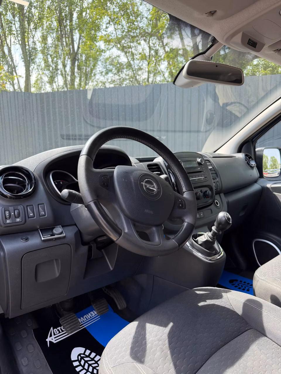 Opel Vivaro фото 7