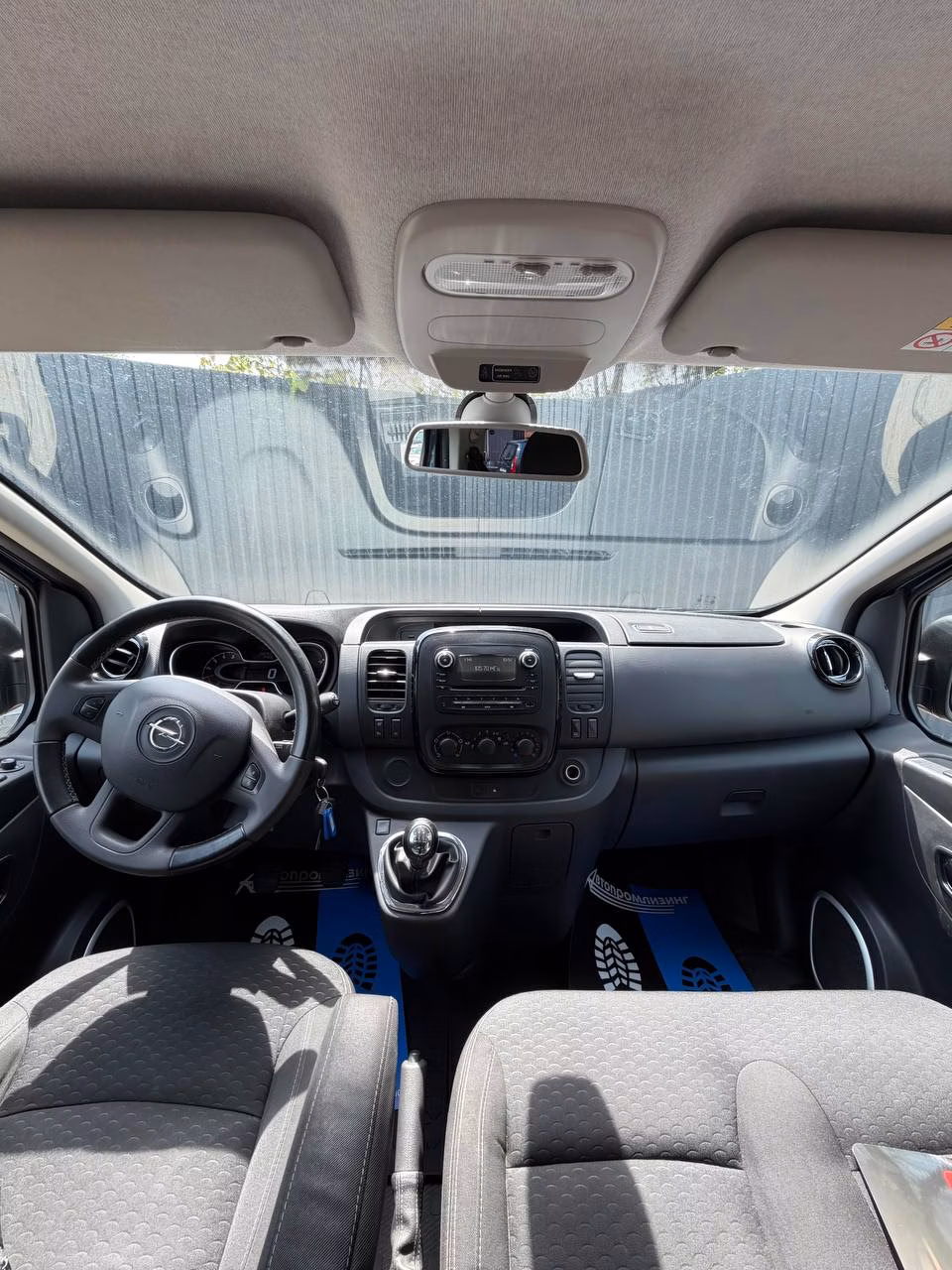 Opel Vivaro фото 9