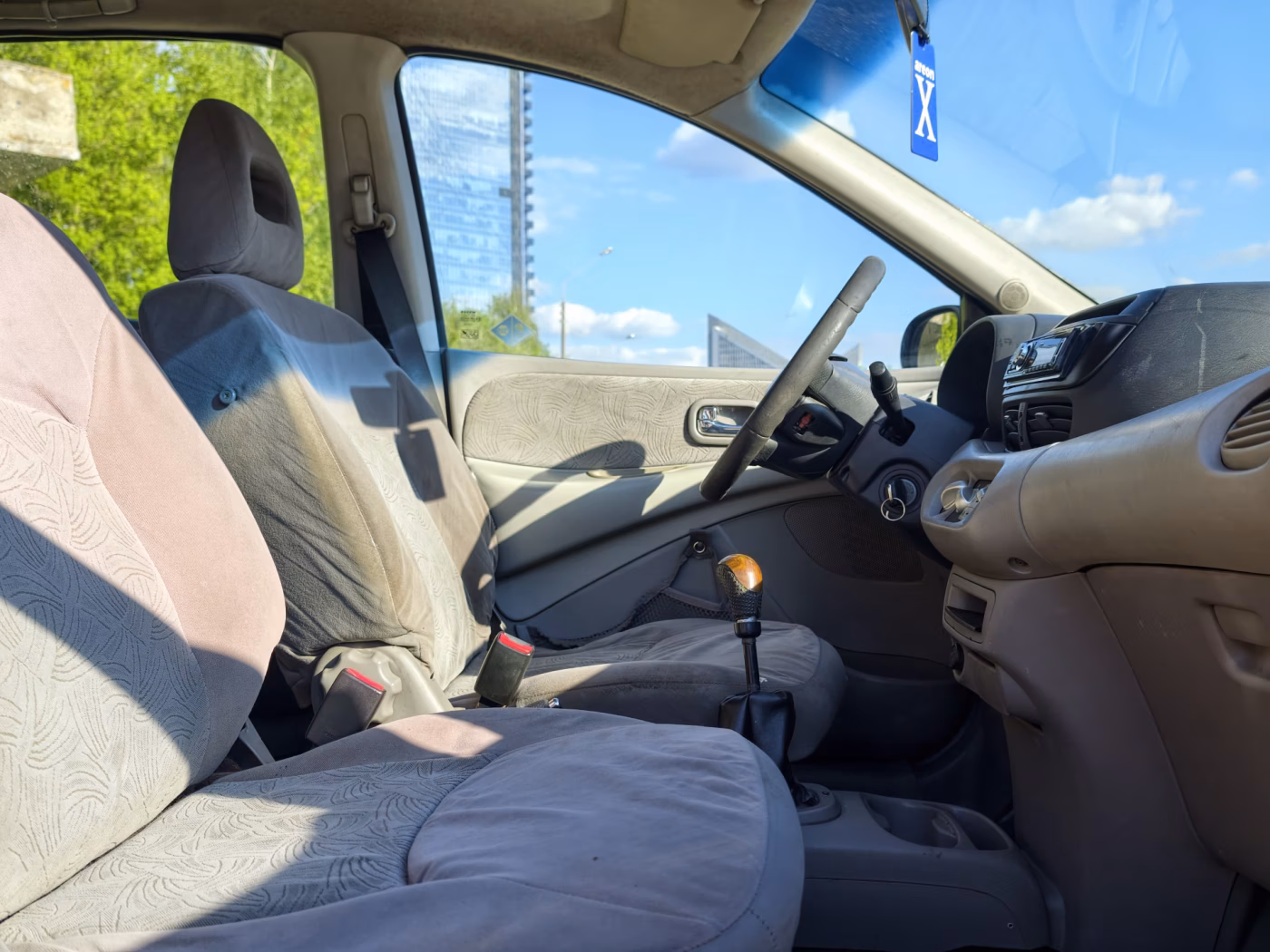 Nissan Almera Tino фото 13