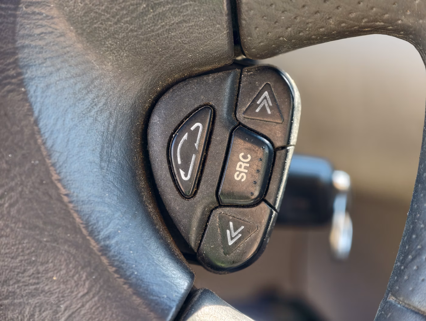 Nissan Almera Tino фото 19
