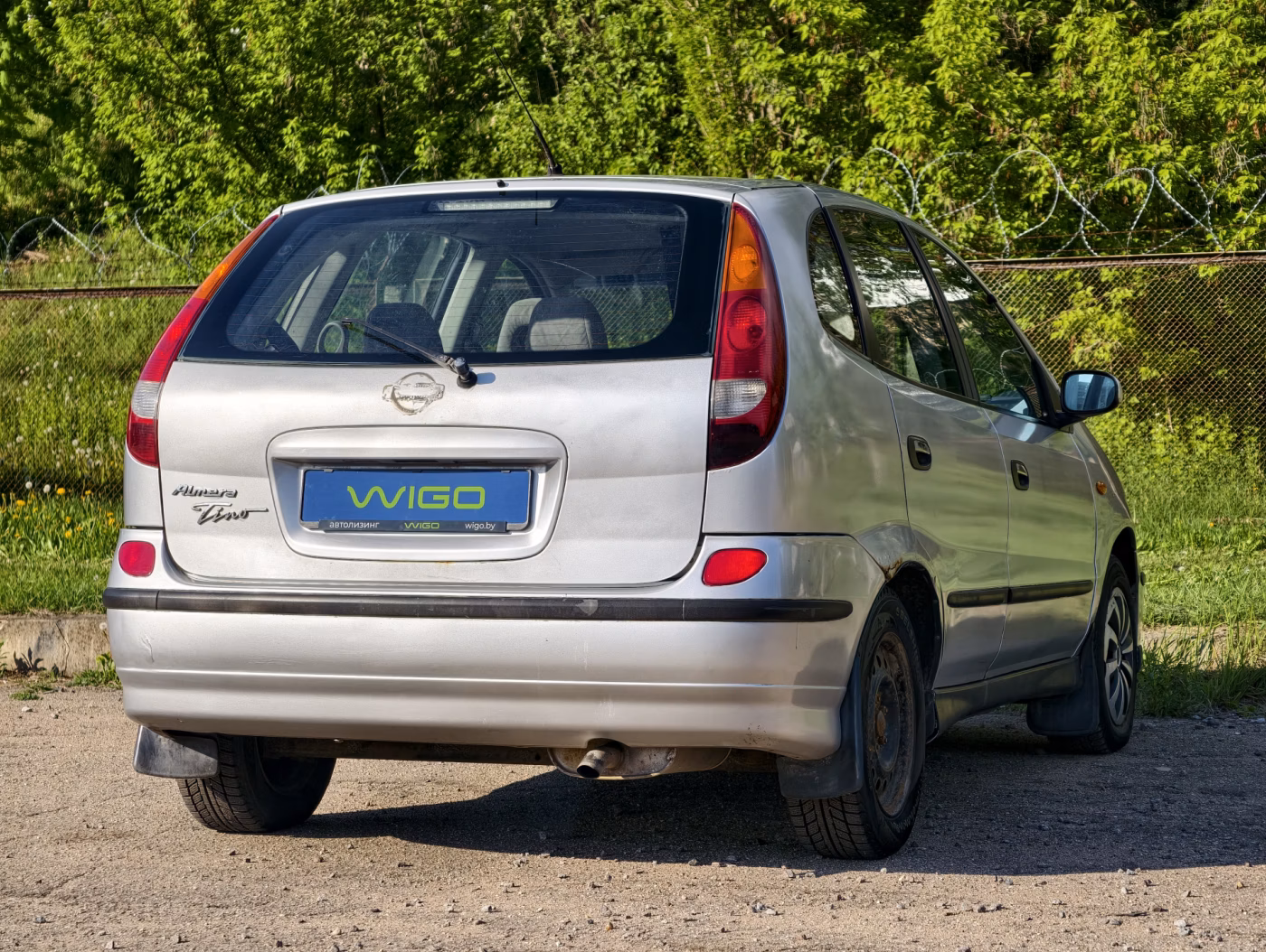 Nissan Almera Tino фото 7