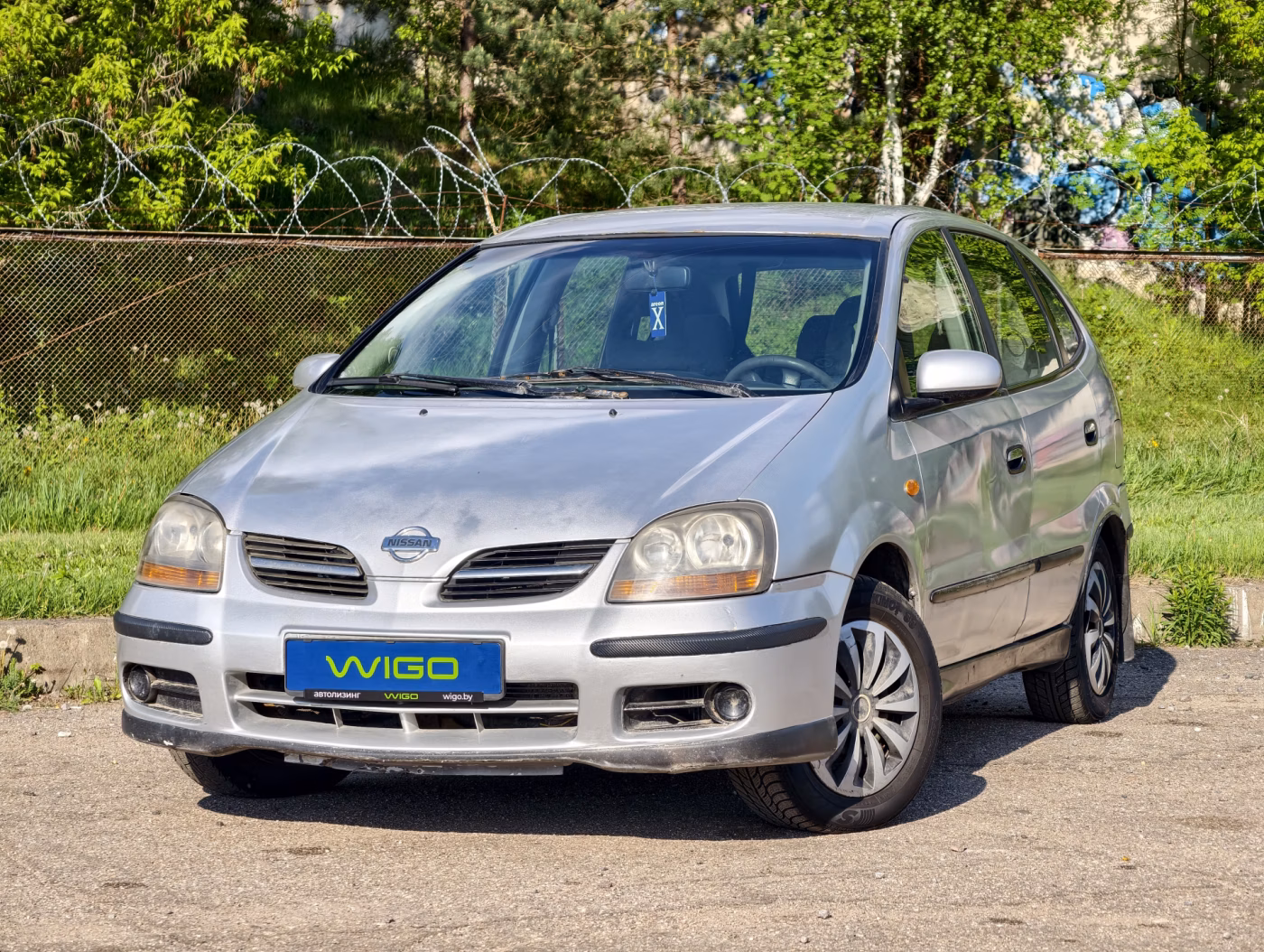 Nissan Almera Tino