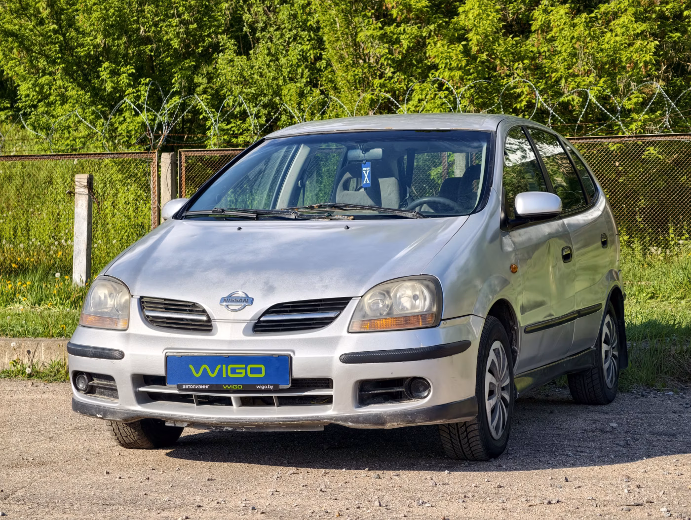 Nissan Almera Tino фото 2
