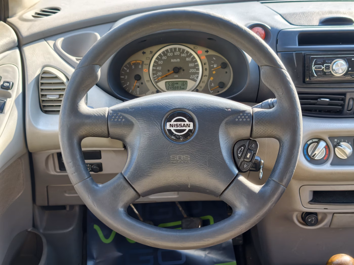 Nissan Almera Tino фото 15