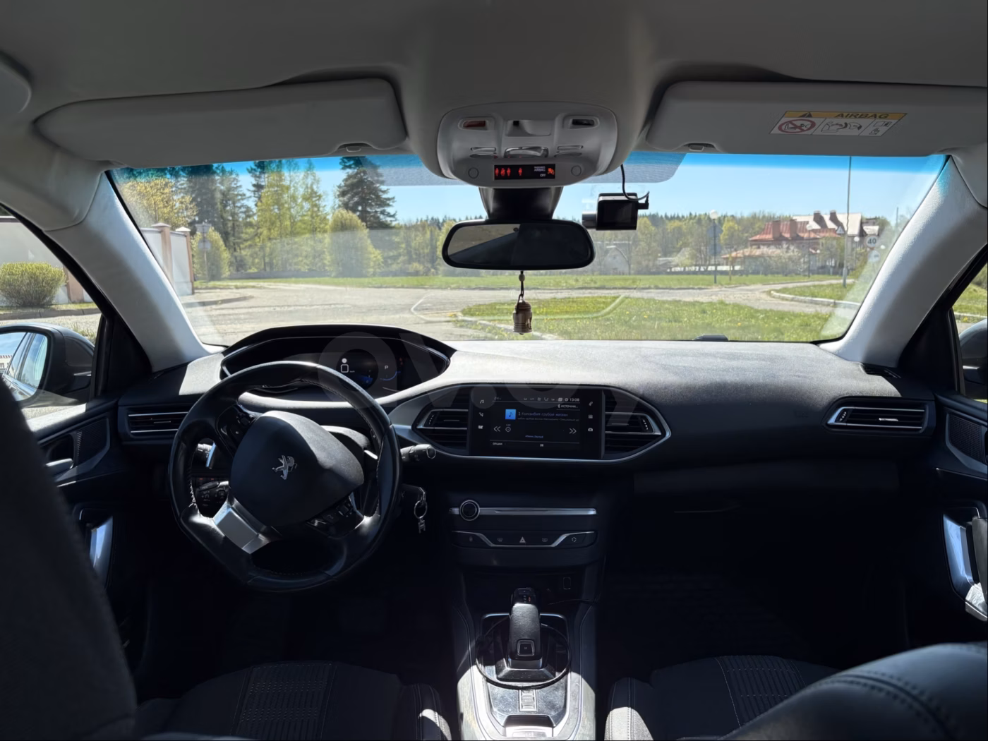 Peugeot 308 фото 9