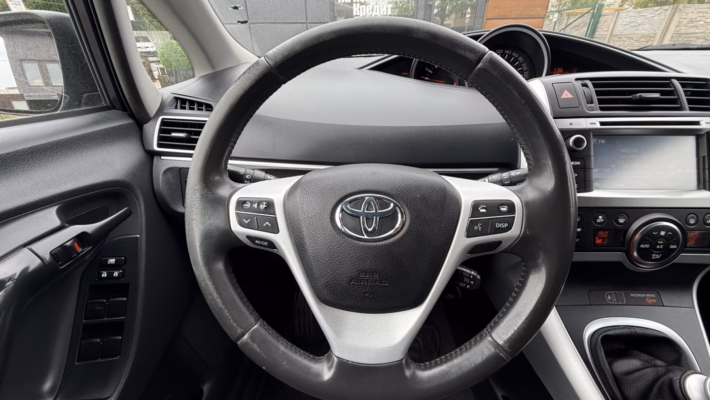 Toyota Verso фото 10