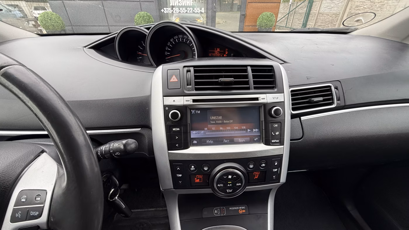 Toyota Verso фото 9