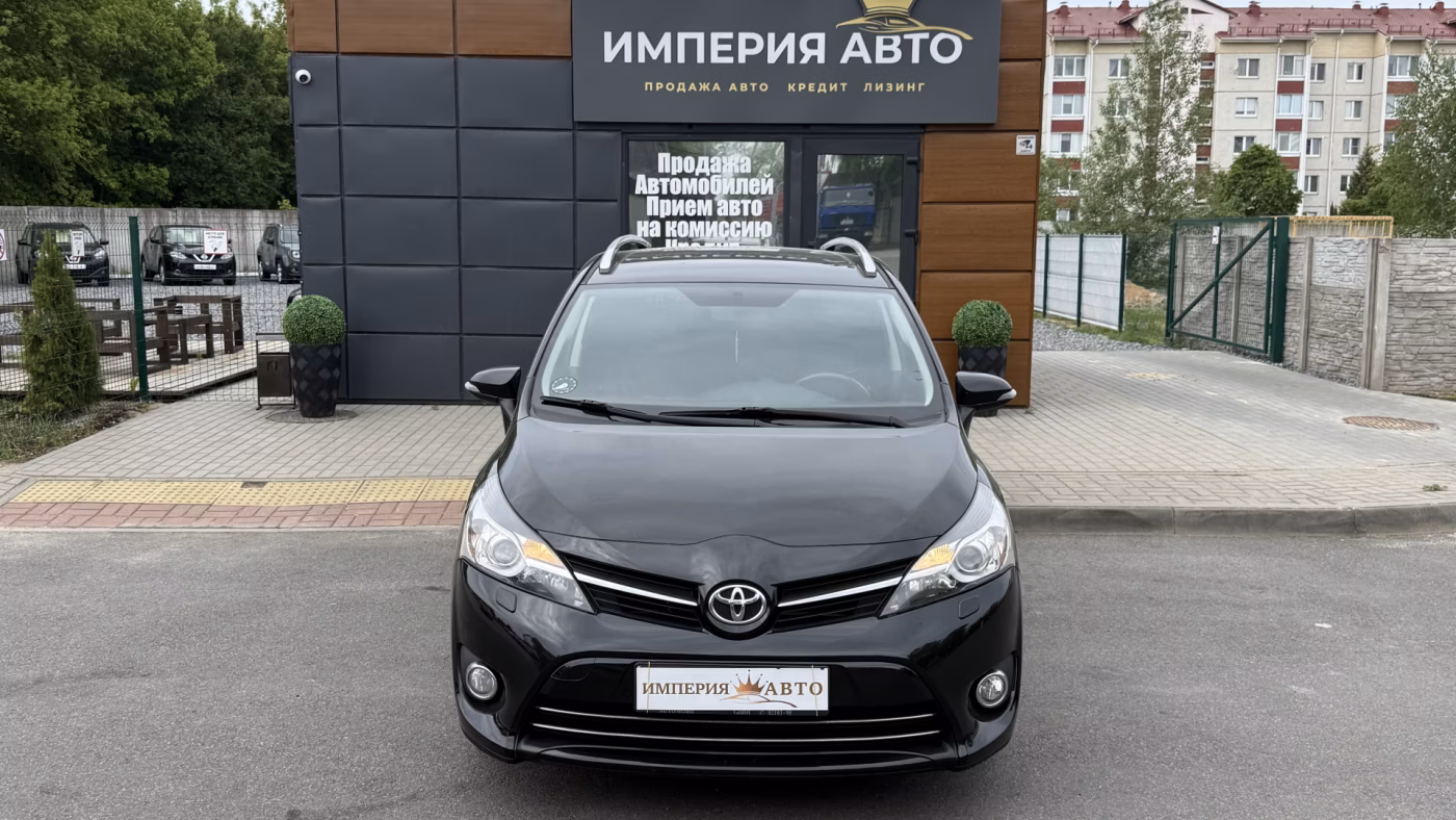 Toyota Verso фото 2