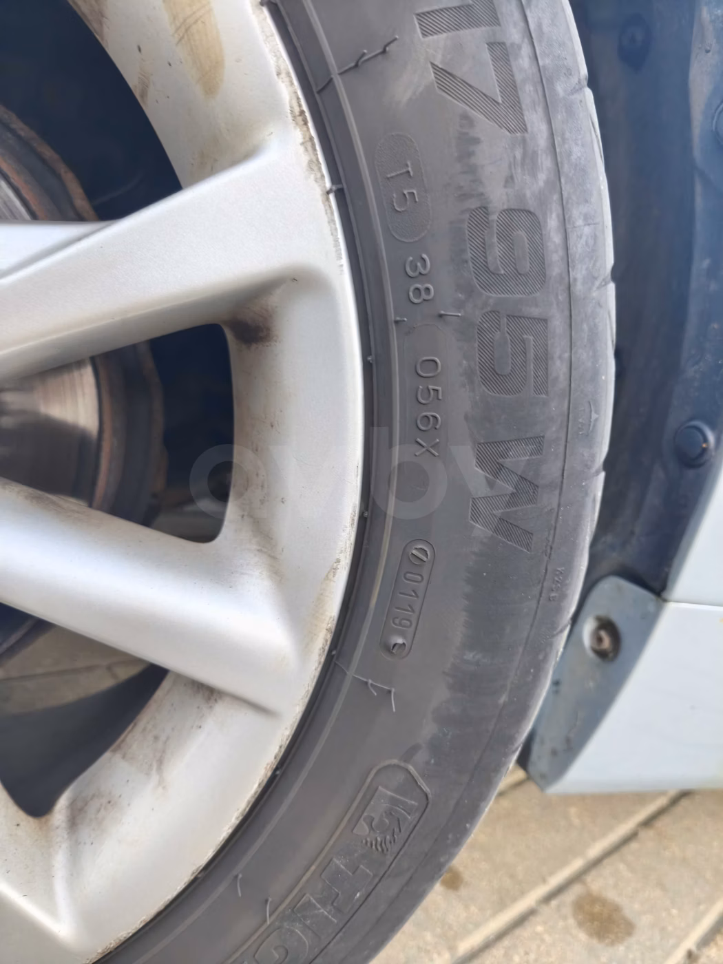 Toyota Prius V(+) фото 9