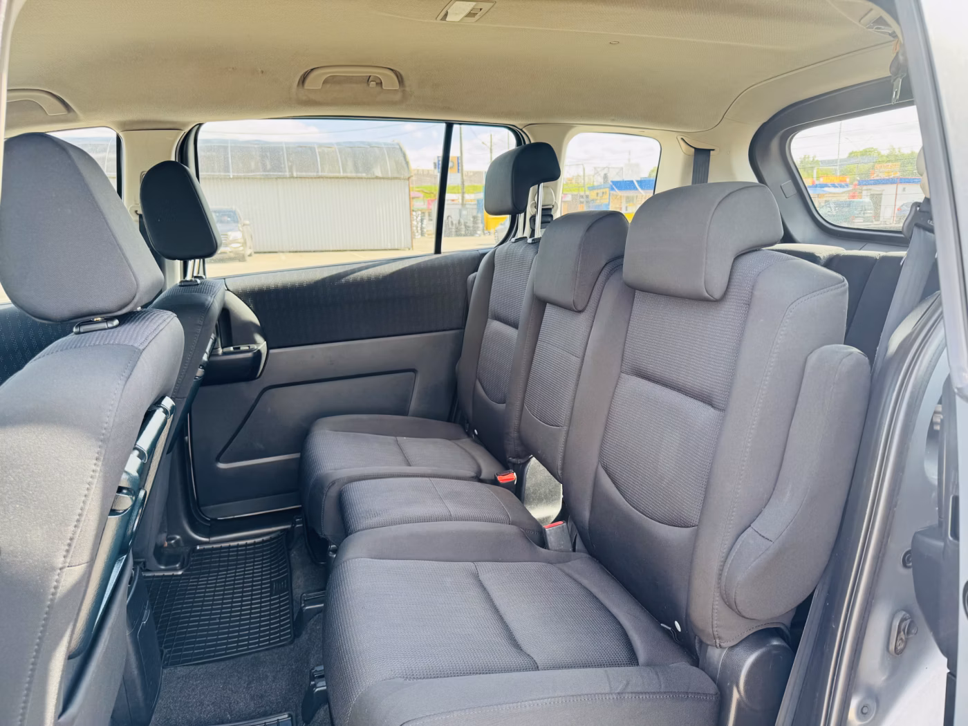 Mazda 5 фото 6