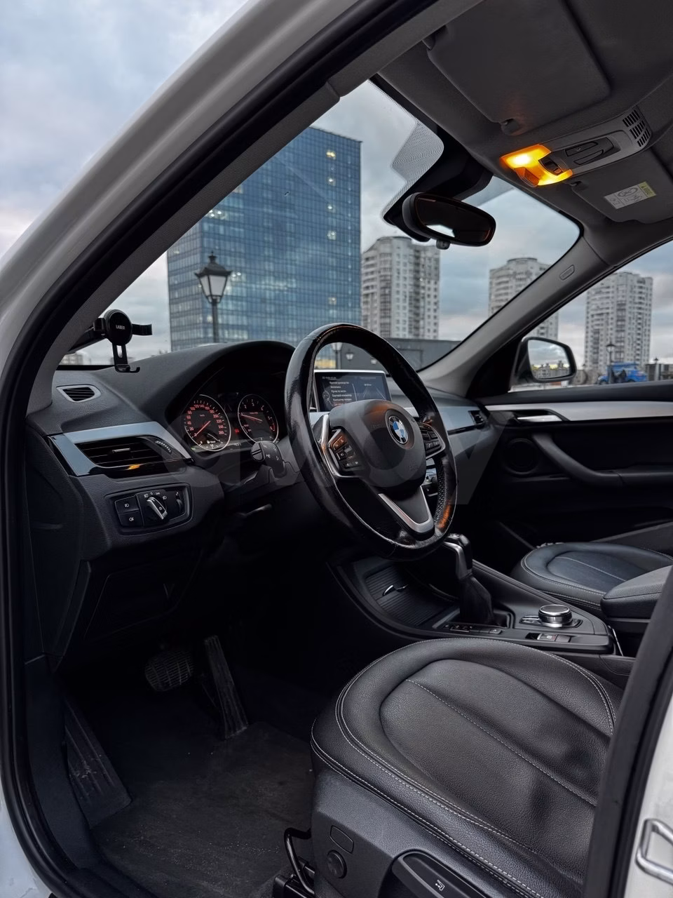BMW X1 фото 7