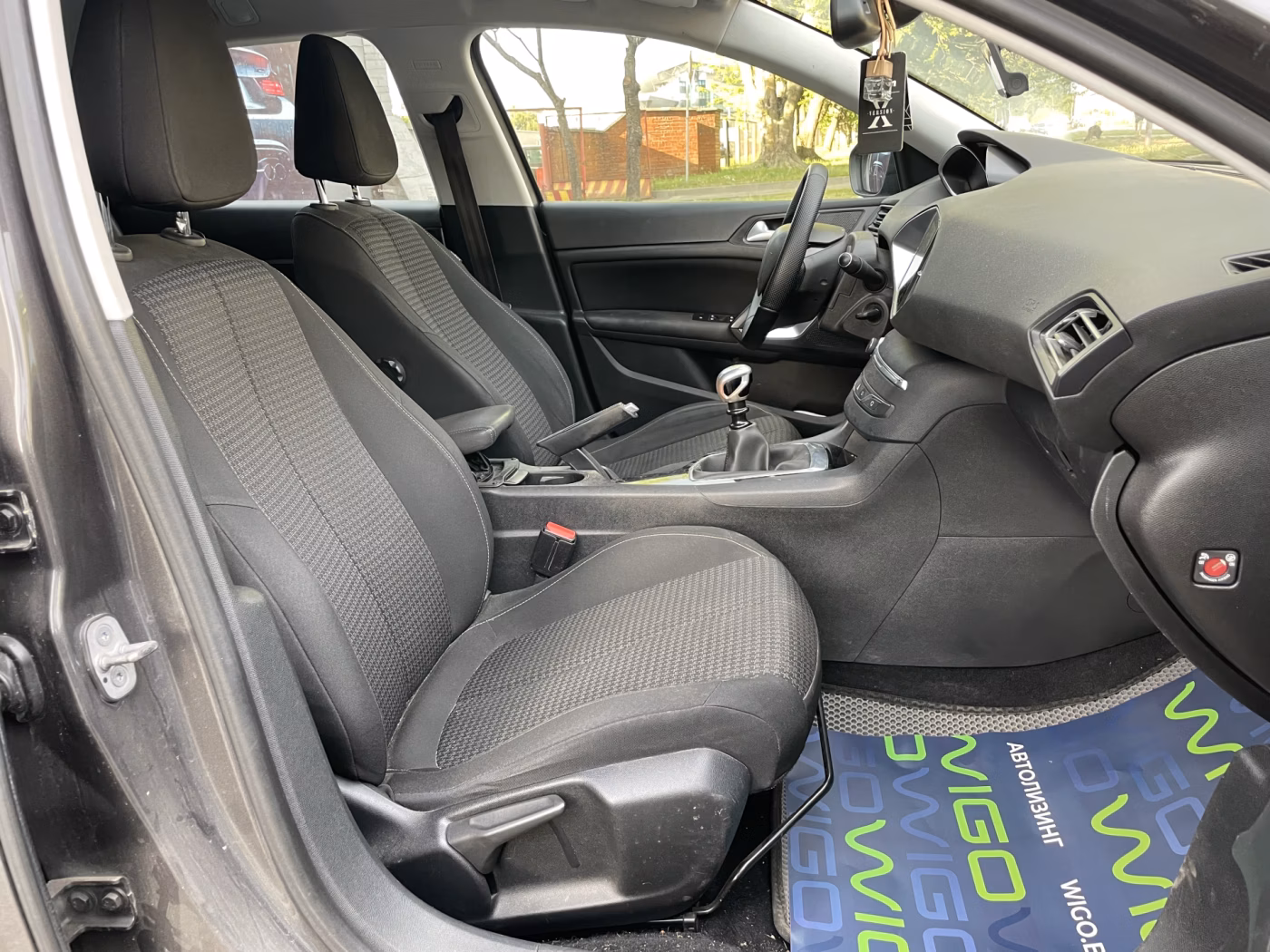 Peugeot 308 фото 12