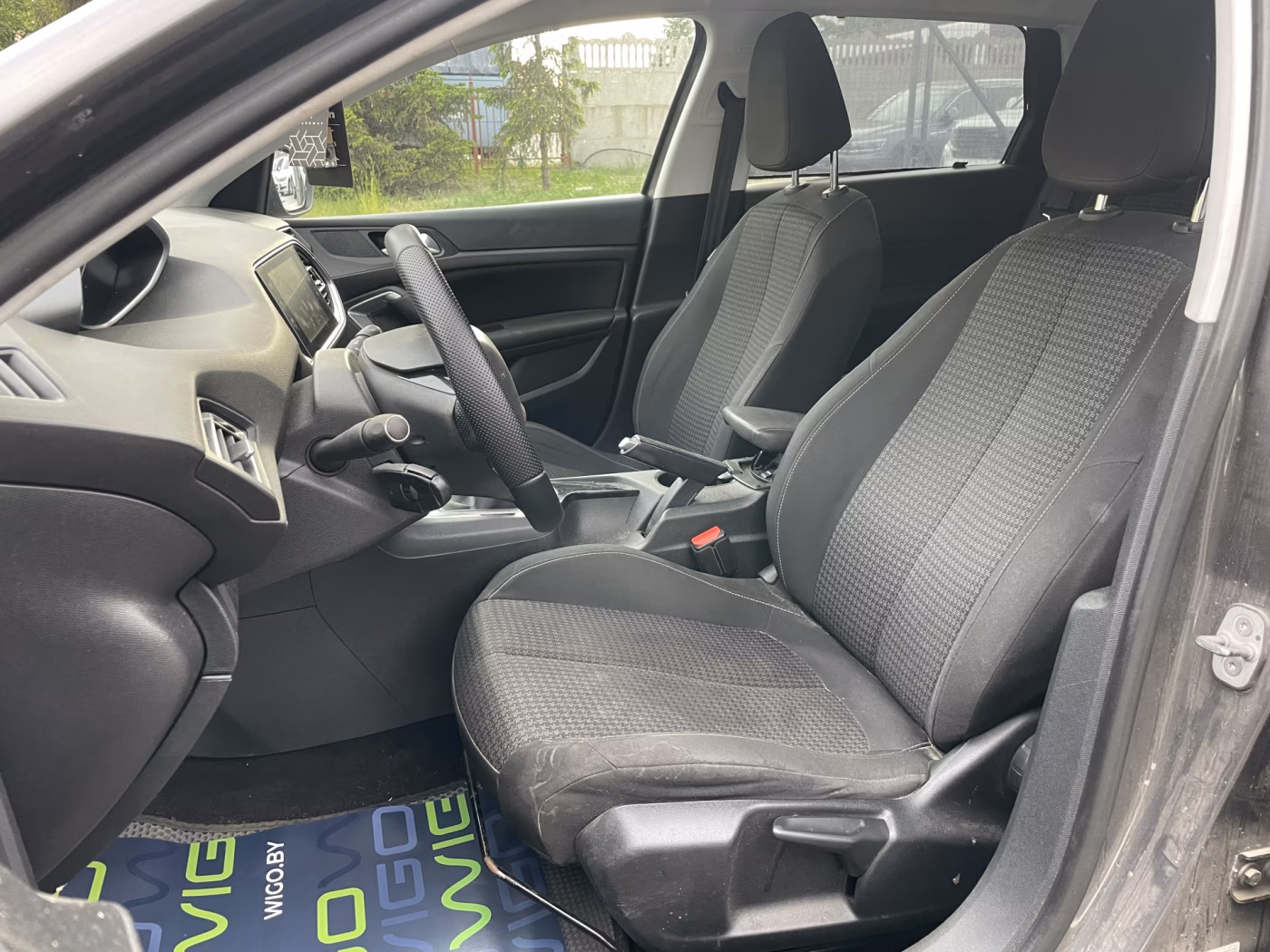 Peugeot 308 фото 9