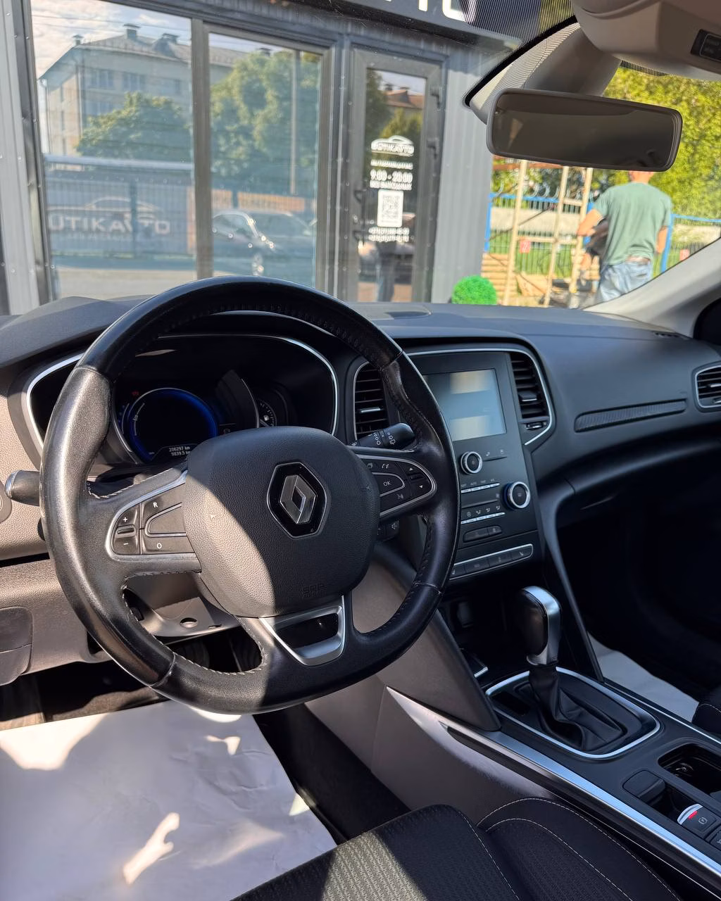 Renault Megane фото 9