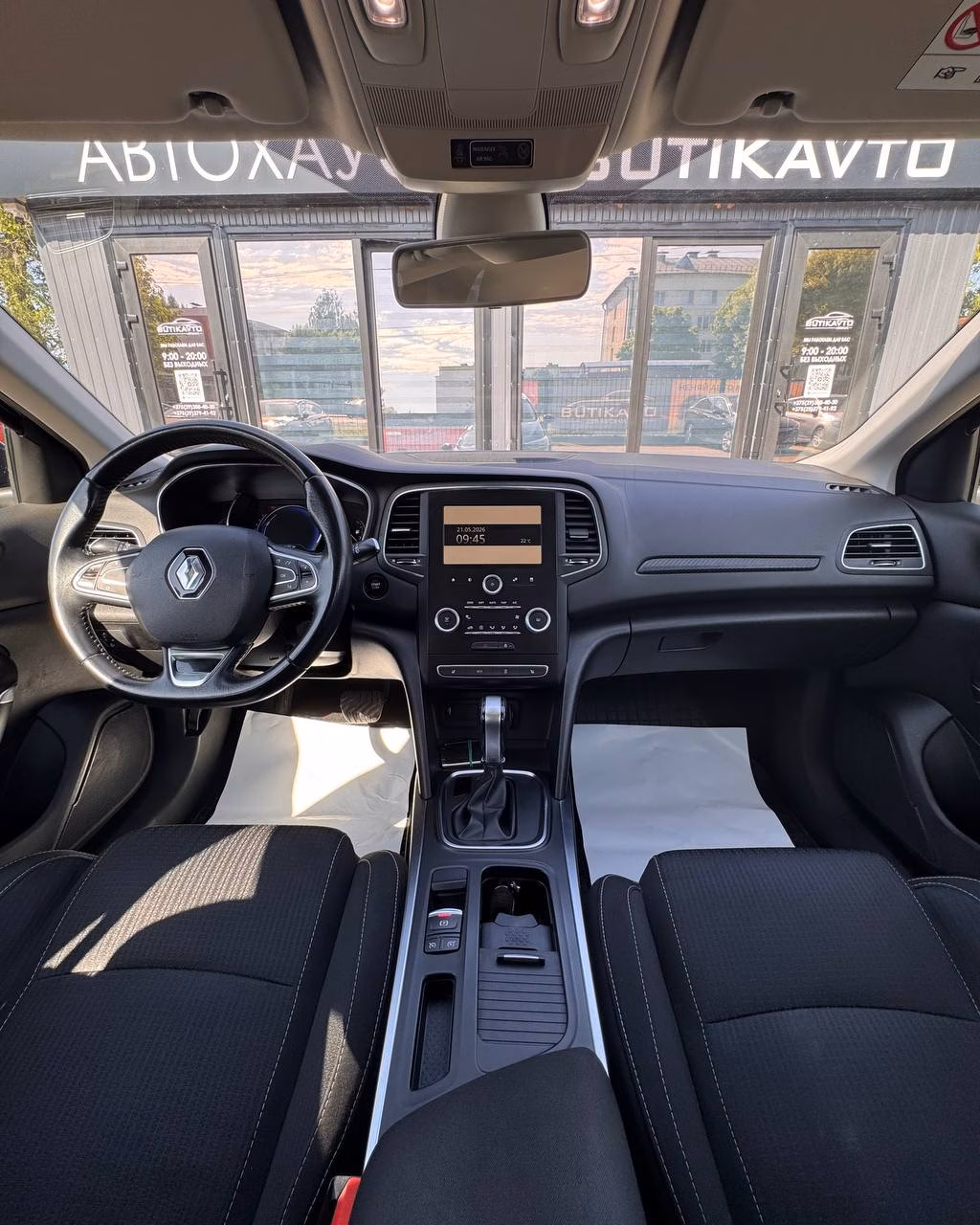 Renault Megane фото 12
