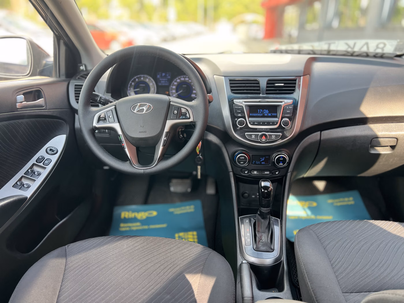 Hyundai Solaris фото 2