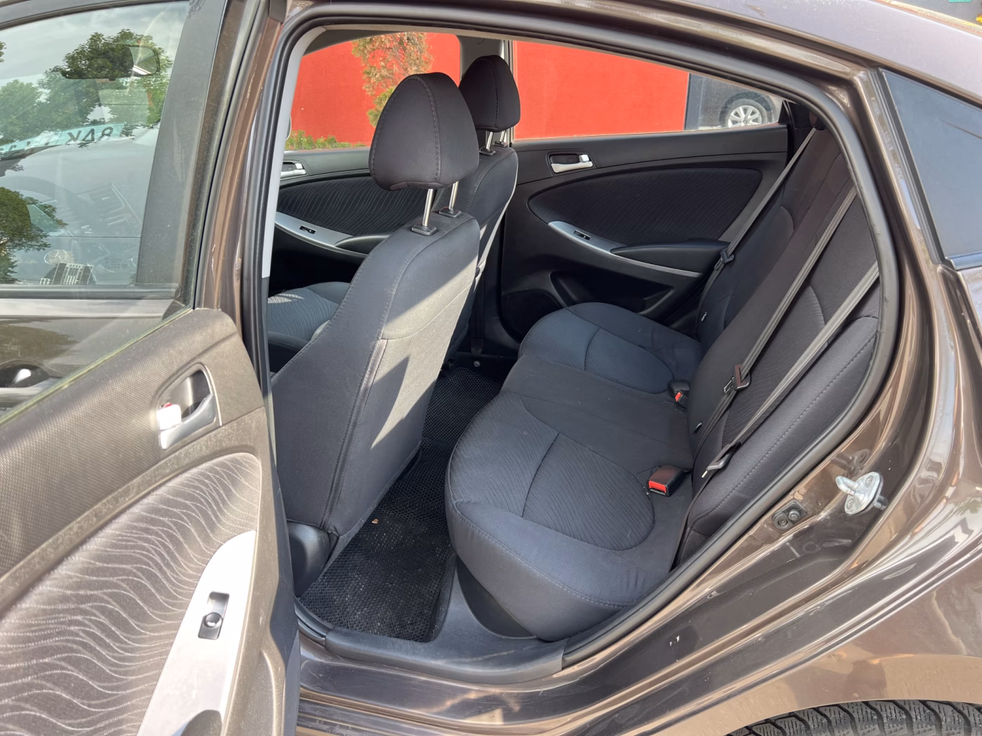 Hyundai Solaris фото 11