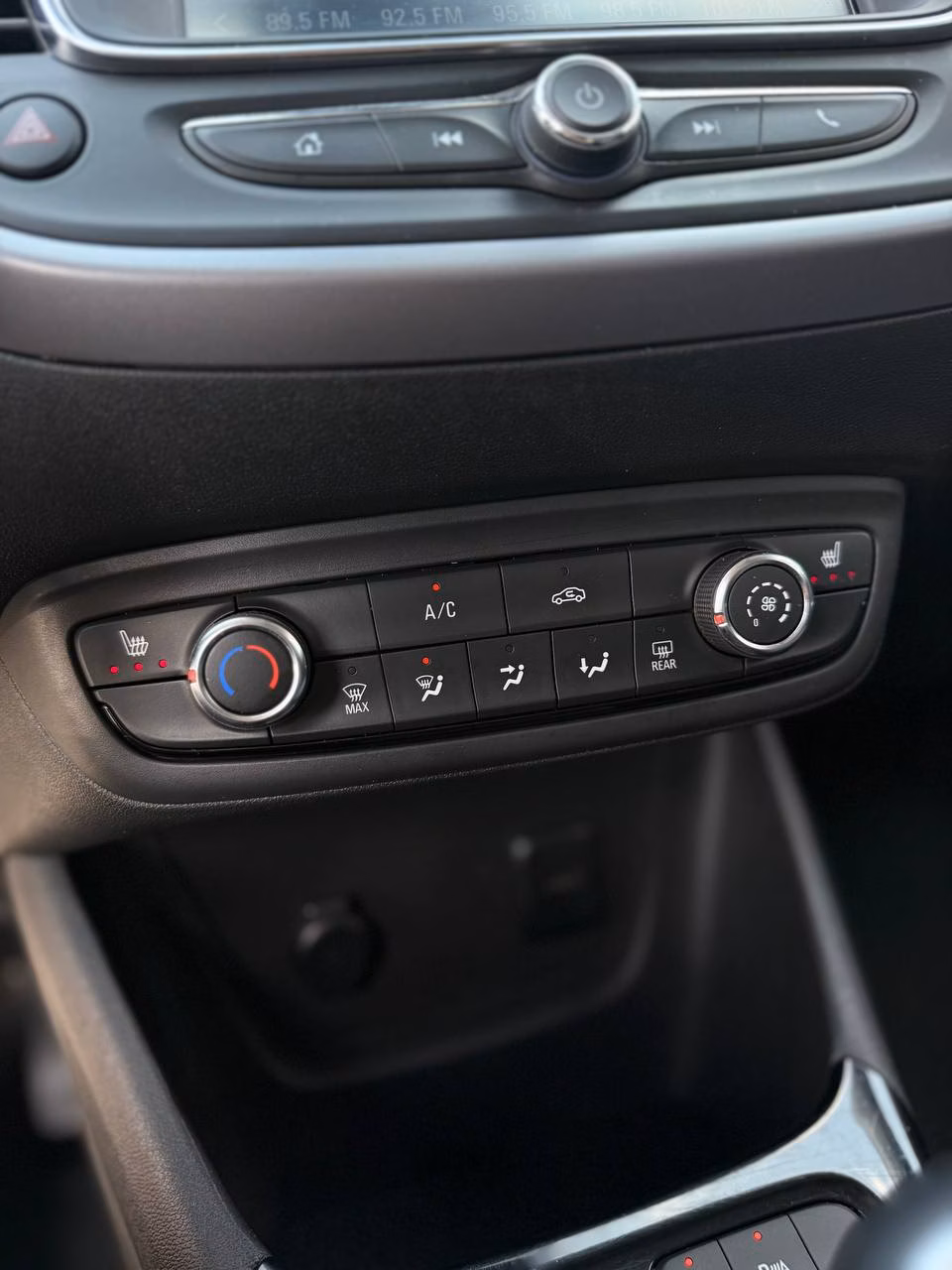 Opel Crossland X фото 13