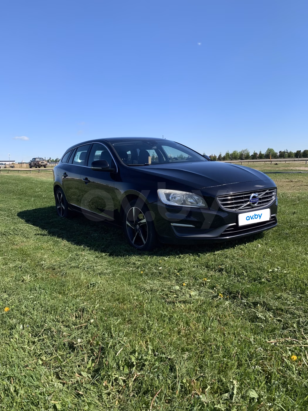 Volvo V60 фото 2