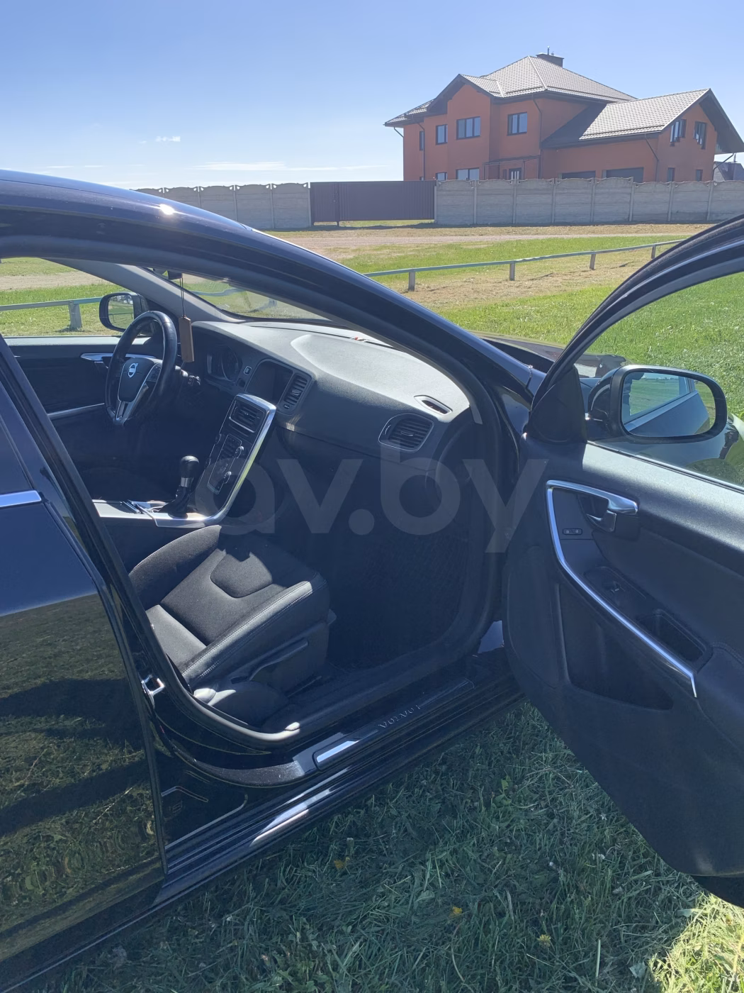 Volvo V60 фото 10