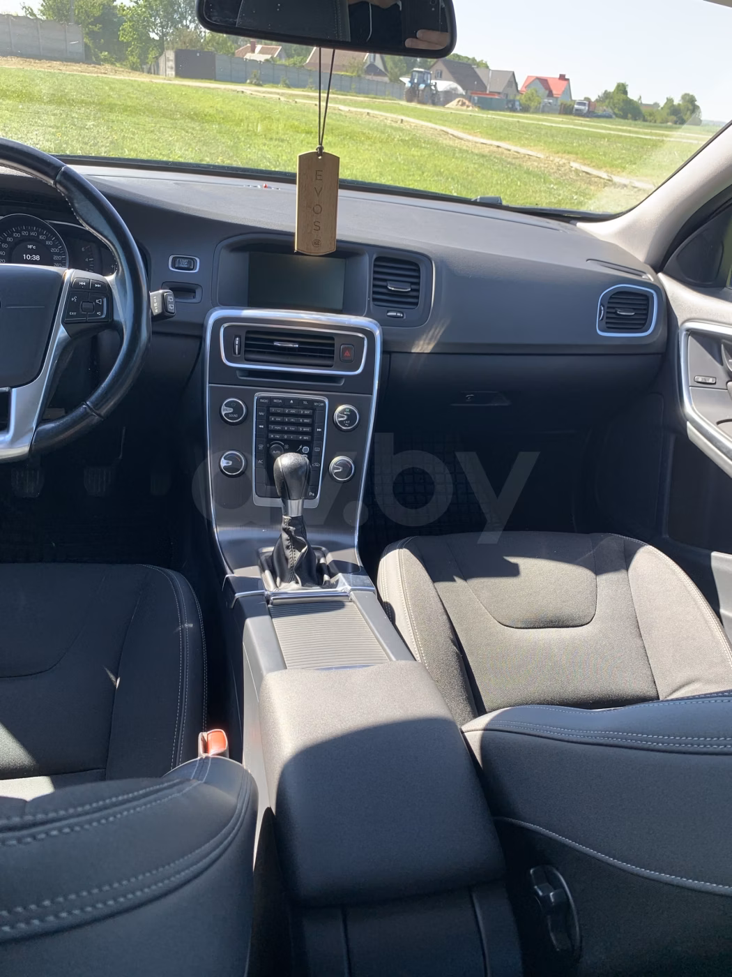 Volvo V60 фото 8