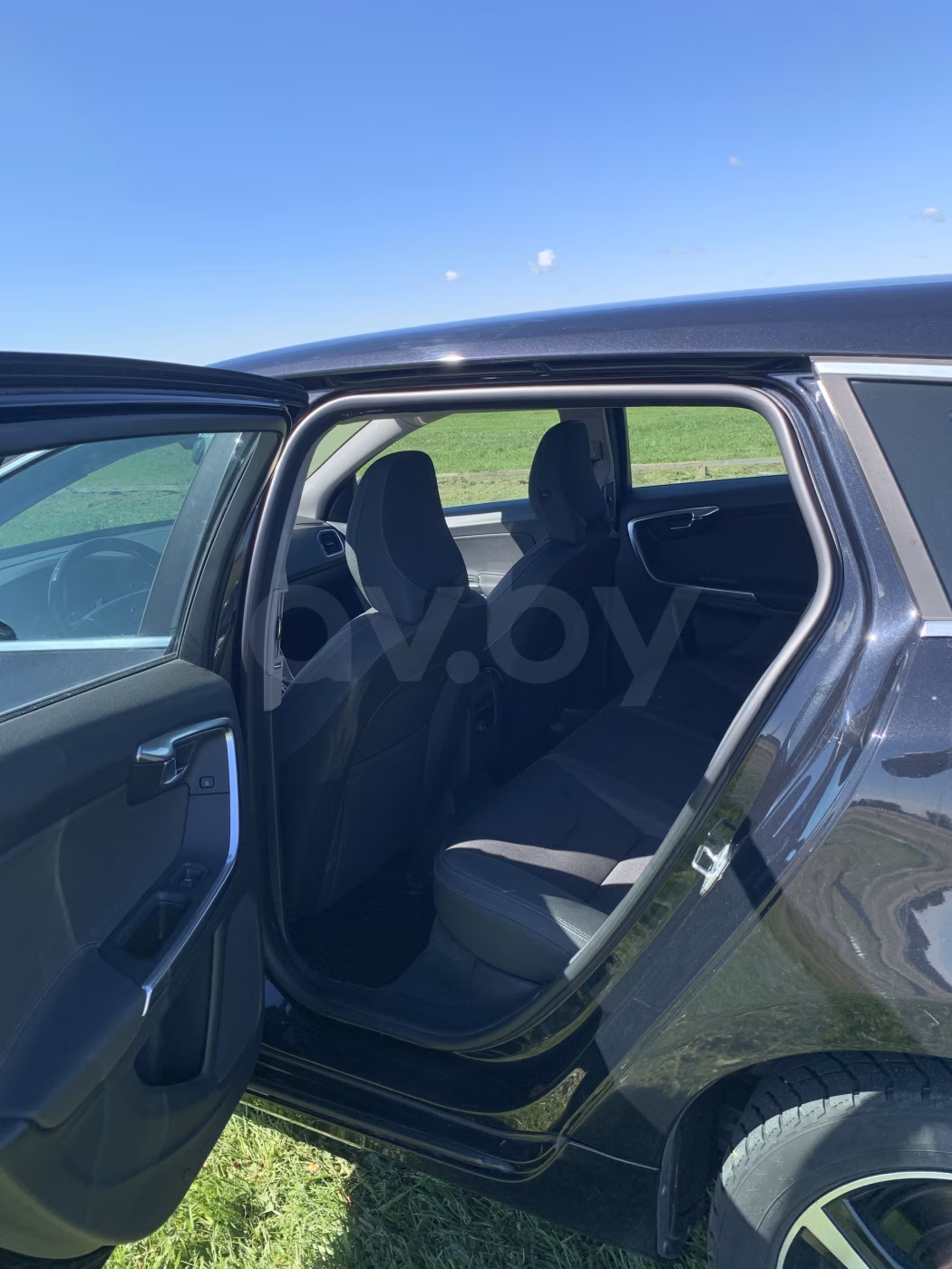 Volvo V60 фото 13