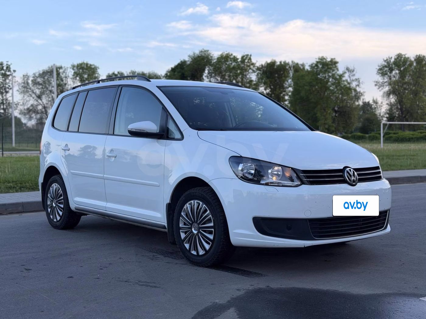Volkswagen Touran фото 2
