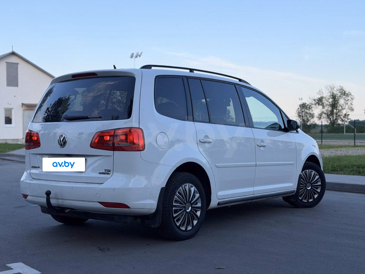 Volkswagen Touran фото 6