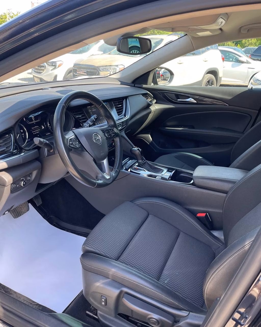 Opel Insignia фото 8